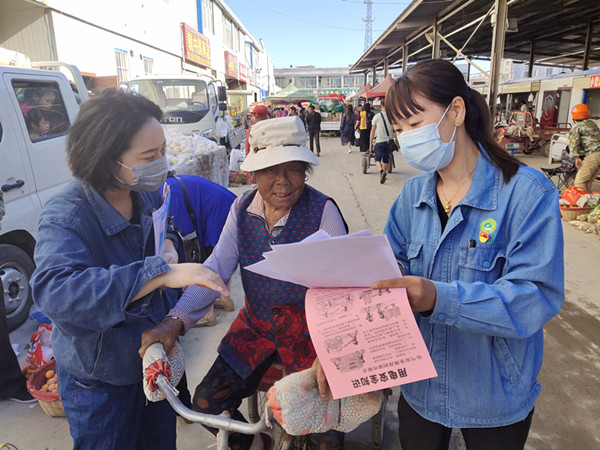 兵團(tuán)一師電力荒地供電所積極開展安全月宣傳活動