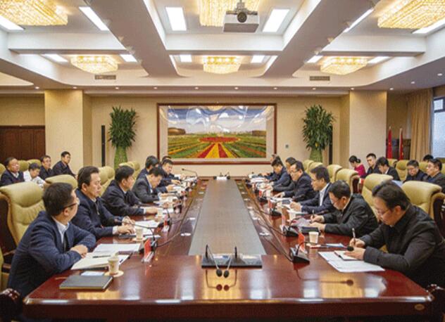 內(nèi)蒙古電力(集團(tuán))公司董事長、黨委書記賈振國帶隊(duì)赴鄂爾多斯地區(qū)調(diào)研