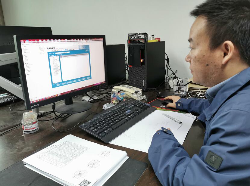 “穿搭”二維碼，浙江慈溪市供電公司工程檔案數(shù)字化，讓資料“動(dòng)”起來(lái)