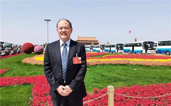 全國人大代表周福庚：推動新能源汽車產業高質量健康發展