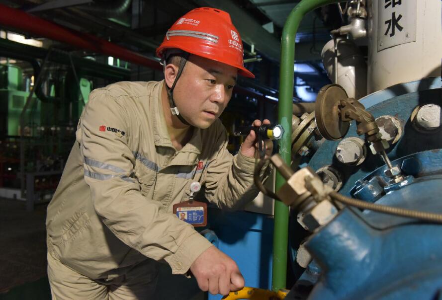 高筑安全生產的“銅墻鐵壁”——記江蘇徐塘發電有限責任公司設備檢修部主任周建星