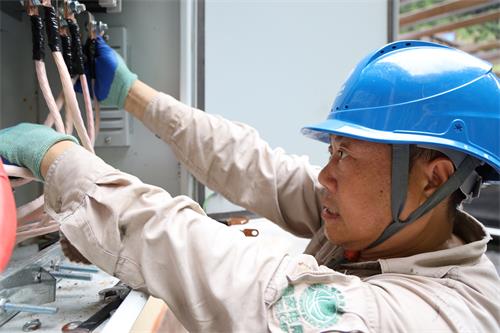 國網(wǎng)壽寧縣供電公司:迎酷暑戰(zhàn)高溫 送清涼保安全