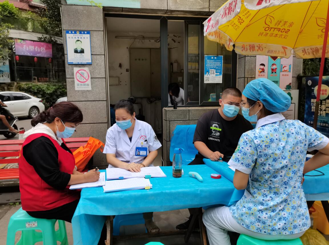 四川宜賓：電力退休職工辦實事 志愿服務入社區