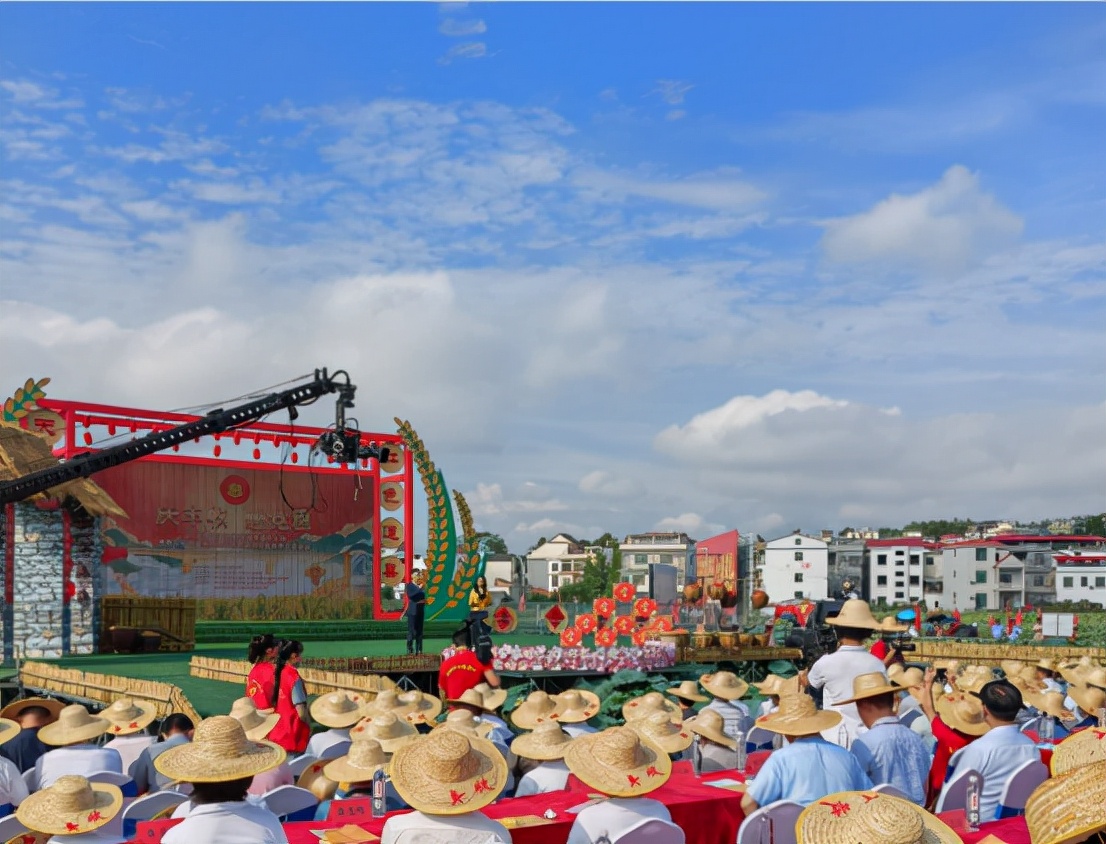 國網道縣供電公司“保電衛士”全力護航豐收節