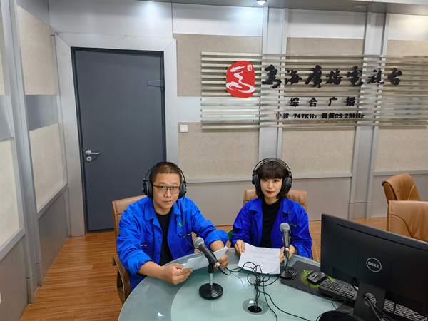 烏海電業(yè)局千里山分局：走進(jìn)“行風(fēng)熱線(xiàn)”,提升優(yōu)質(zhì)服務(wù)