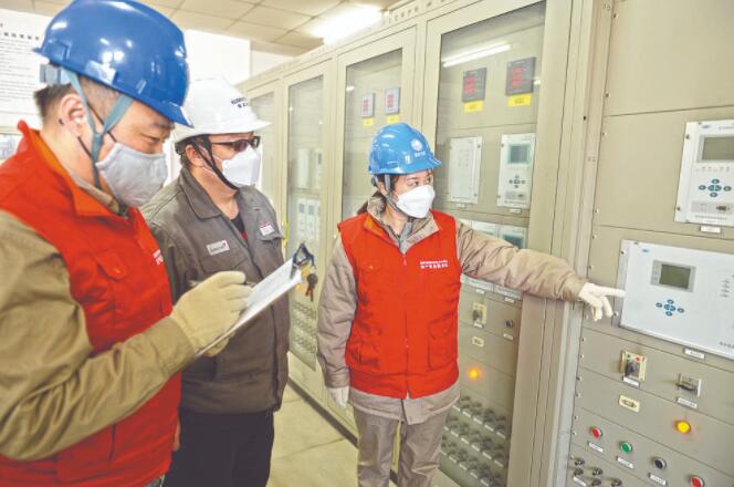 馮春英:用心守護客戶用電安全