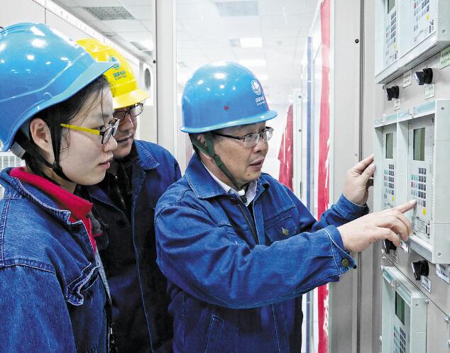 搭建創新平臺 培養中堅力量——記國網浙江超高壓公司智慧檢修勞模創新工作室