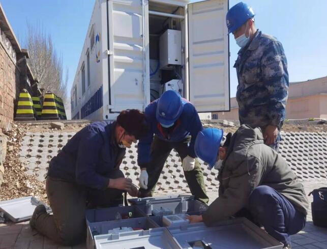 凝聚抗疫合力，緊急施工為方艙極速送電