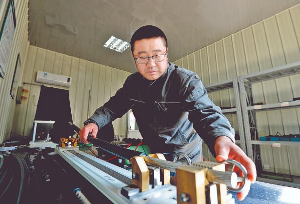 精益求精的“電纜醫生”——記全國五一勞動獎章獲得者張庚喜