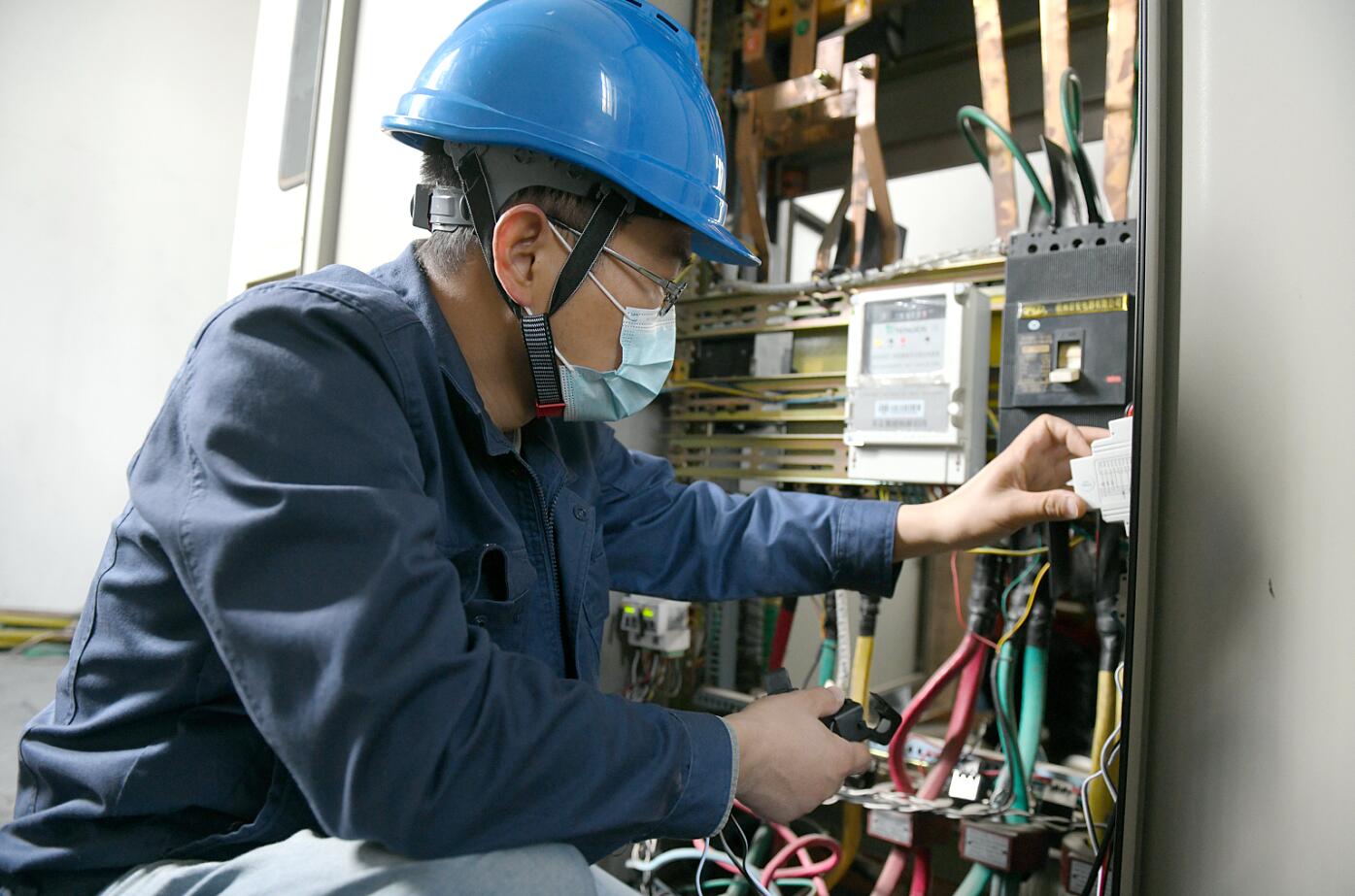 國網余姚市供電公司試點實施“智慧甬鏈”助推政企聯合發展