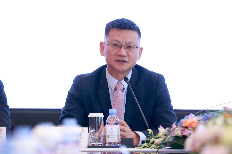 華為李俊風(fēng):聚焦ICT基礎(chǔ)設(shè)施 打造數(shù)字底座,做機(jī)場(chǎng)與軌道行業(yè)數(shù)字化轉(zhuǎn)型同路人