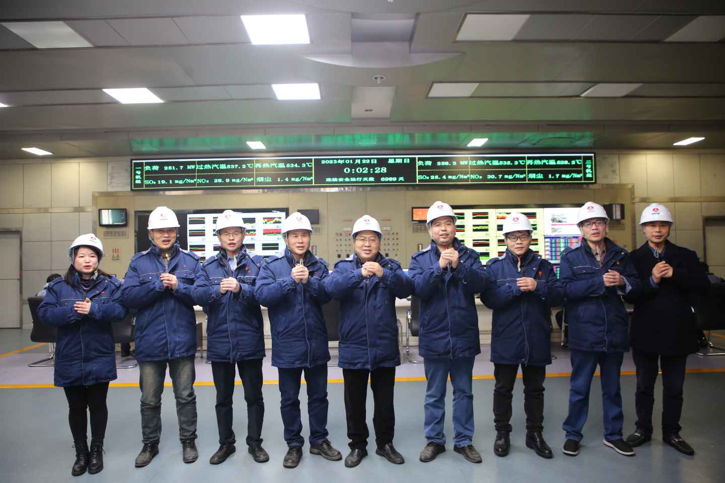 陜煤石電除夕慰問送溫暖,崗位堅守幸福“兔”(too)