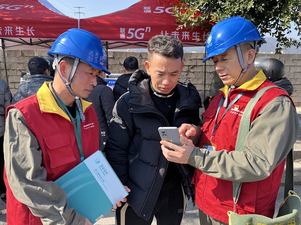 國網溫州供電公司“紅馬甲”助力企業“開門紅”