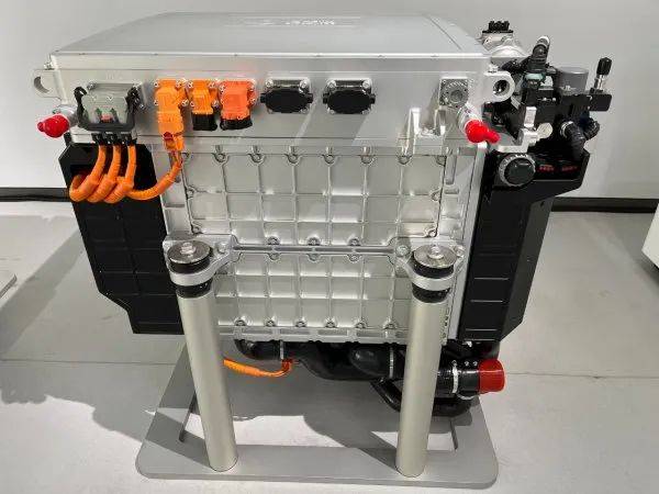 億華通180kW氫燃料電池發動機首發