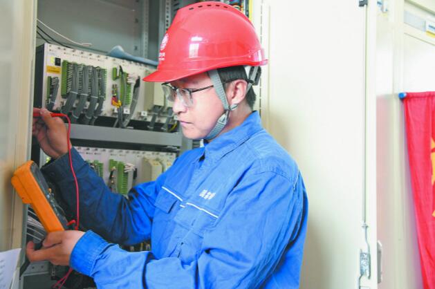 胡夢琪: 悉心守護電網“神經系統”