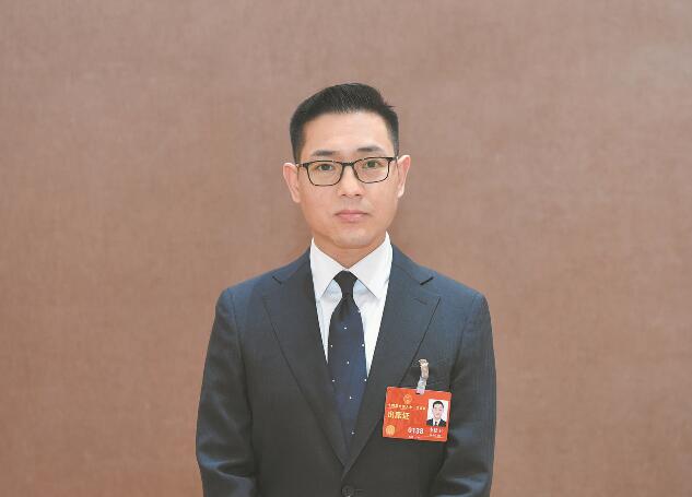 推動清潔能源發(fā)展 促進(jìn)綠色低碳轉(zhuǎn)型——訪全國人大代表、河北寶信物流有限公司總經(jīng)理