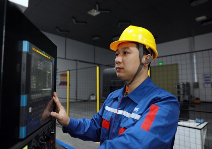 【兩會好聲音】全國人大代表李海樺:加大力度促進內燃機產業發展