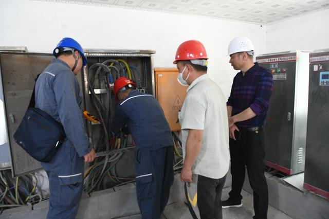 望謨供電局優質電力助力企業生產“加速跑”