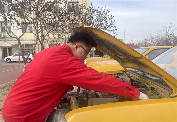 六五四供電公司開展車輛專項監督 筑牢交通安全防線