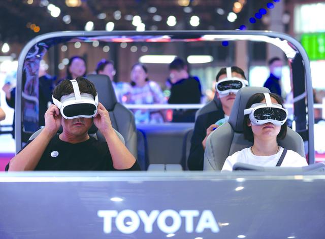 代表前沿技術方向,促使跨國車企轉型,新能源車在上海車展“唱主角”