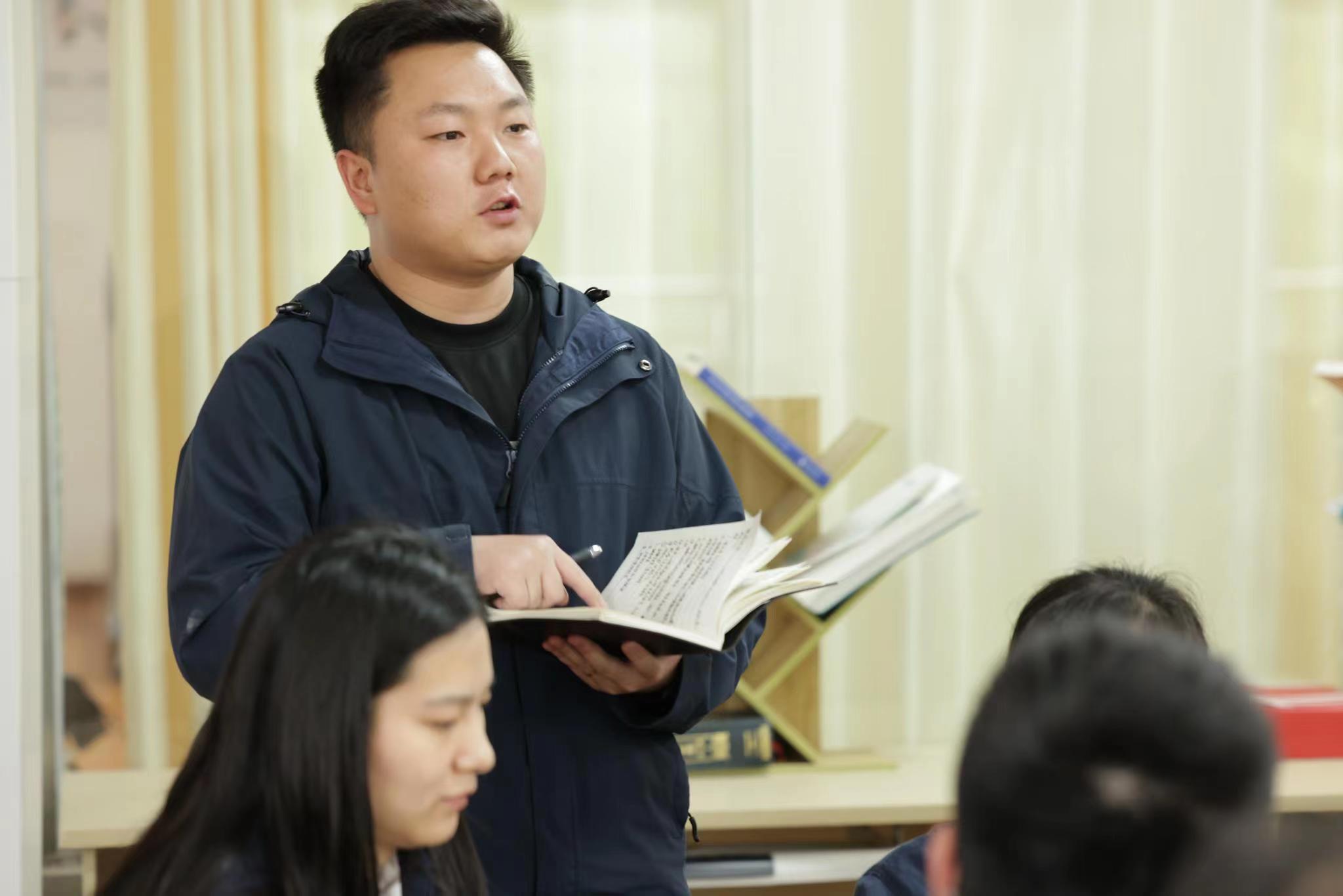 國網巴中供電公司展“讀書日”活動 感受書香魅力