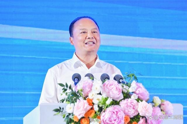 全國(guó)工商聯(lián)副主席,通威集團(tuán)董事局主席劉漢元:加快建設(shè)可再生能源 構(gòu)建川渝清潔能源一體化