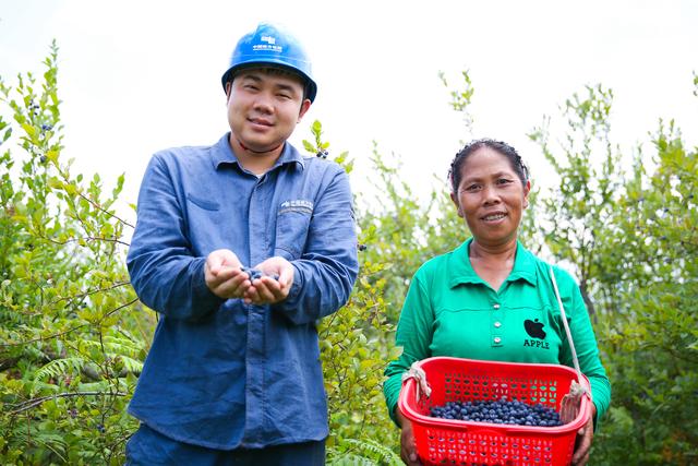 貴州麻江縣供電局上門服務惠民生 電力托穩“果盤子”