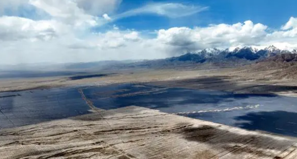 隆基綠能助力全國首個高海拔光氫儲項目并網發電