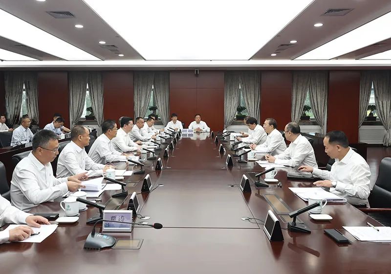 國家電網董事長、黨組書記辛保安赴國網新疆電力調研