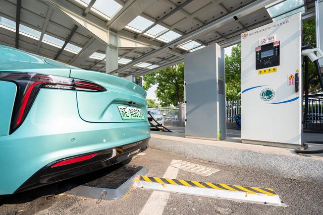 無線充電：行車充電兩不誤 未來續航不焦慮