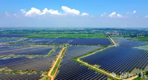 湖北省最大漁光互補項目全容量并網發電
