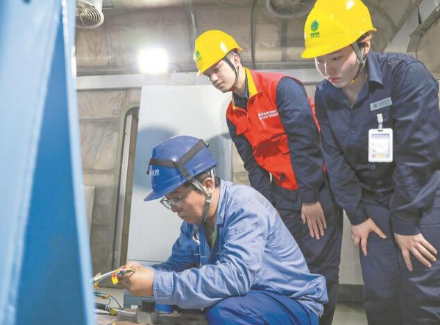 國網河南超高壓公司:發揮黨建引領力 精益檢修保安全