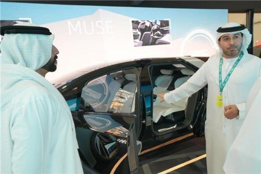 阿聯酋新能源奇觀：太陽能電池板陣列面積比曼哈頓還大