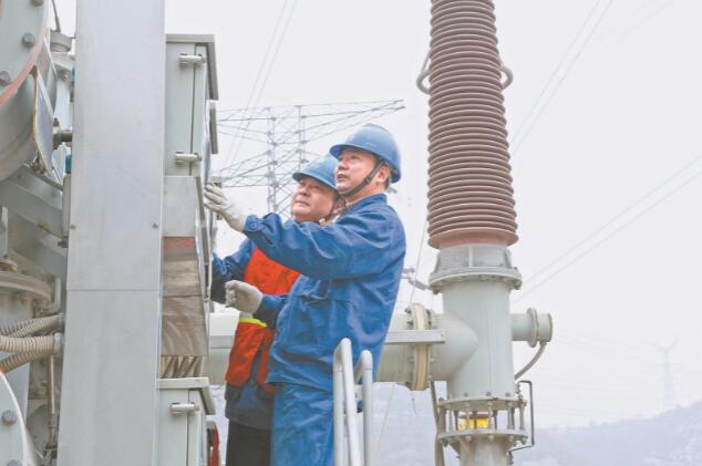 靳海軍: 專注電氣試驗35年 持續創新解難題