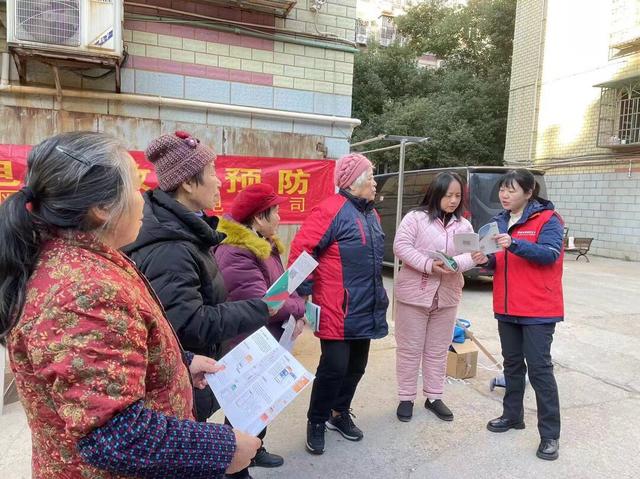 國網株洲天元供電公司電力便民服務點“零距離”為民辦電