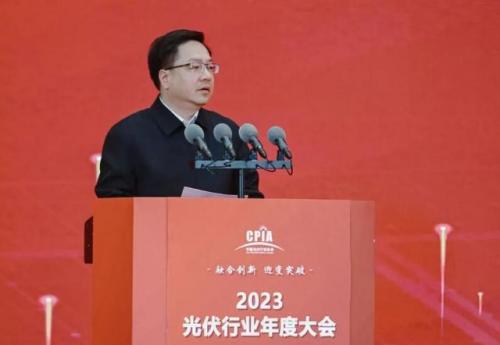 陳忠偉: 盡最大努力為企業生產經營創造良好條件