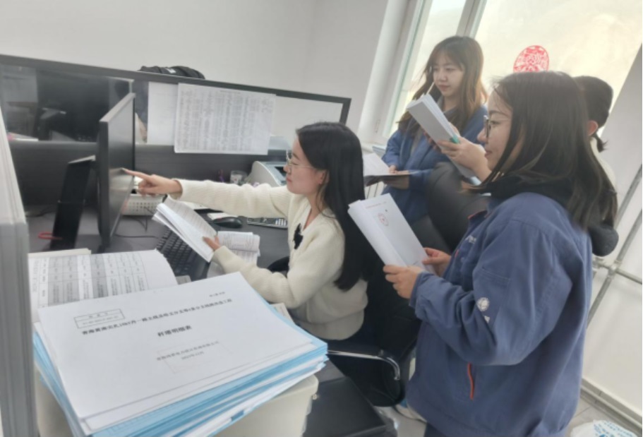 國網黃化供電公司:鏗鏘玫瑰分外紅 經研巾幗展風采