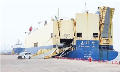 今年前2月 天津港環球滾裝碼頭發運新能源汽車超5000輛