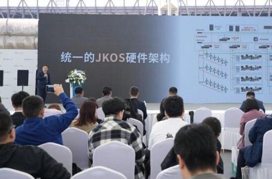 晶科能源發布超靜音藍鯨5MWh大儲系統及314Ah自研電芯