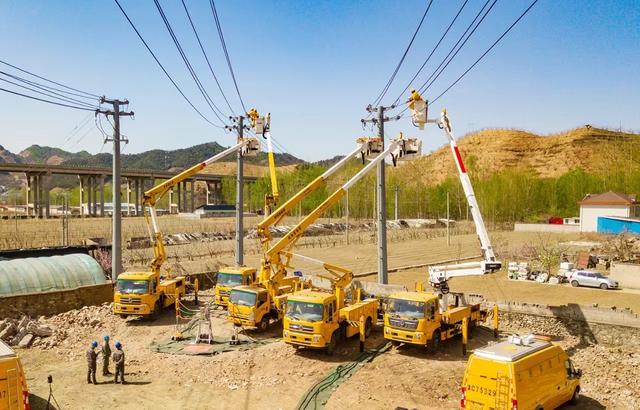 冀北地區首次不停電更換變電站10千伏開關柜作業在秦皇島開展