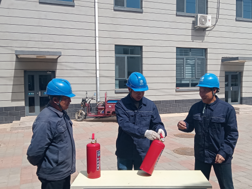 國網隆化縣供電公司“巡護”“培訓”雙向發力 守牢電網防山火屏障