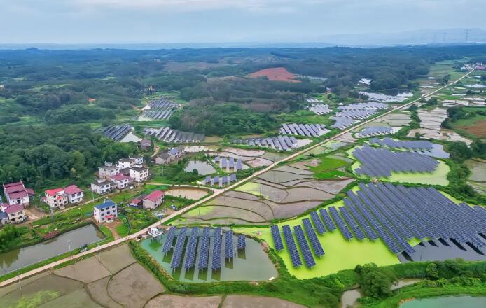 江西宜春宜豐縣石涌100兆瓦漁光互補項目并網發電