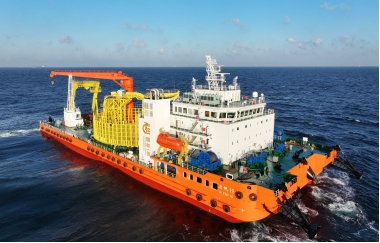 國家電網公司自主研發“國蛟一號”全國最大海纜施工船順利交付