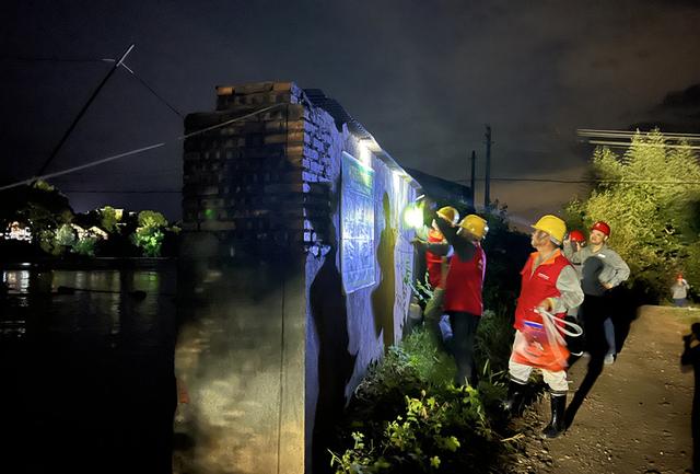 國網湘潭供電公司為決口搶險救援提供電力保障