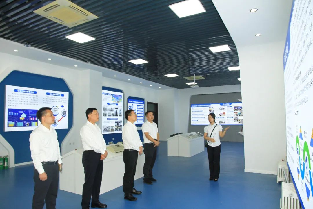 中國電氣裝備黨委書記、董事長李洪鳳赴哈表所、天宇電氣、廈門許繼調(diào)研