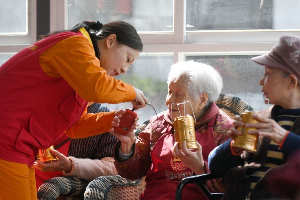 點亮燈 散發光 燃燒火——記“時代楷模”國家電網四川電力成都高新連心橋共產黨員服務隊