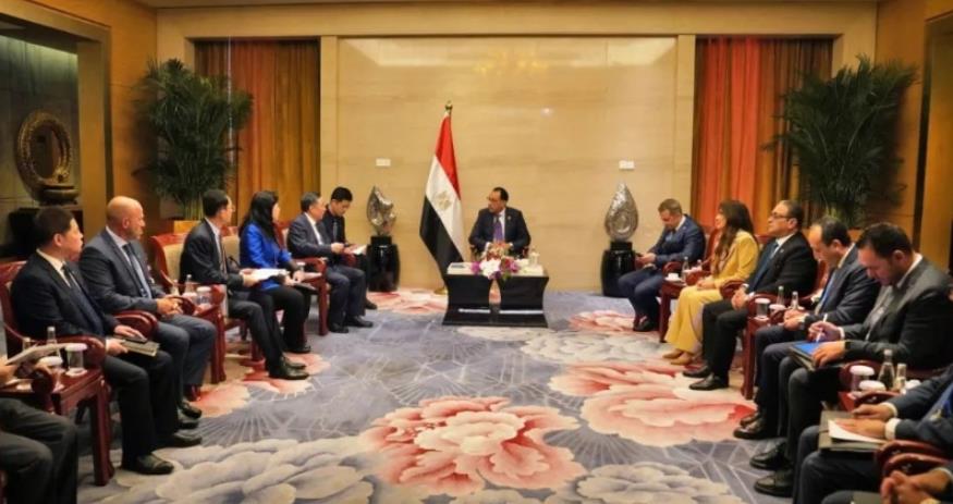 中國能建黨委書記、董事長宋海良拜會埃及總理馬德布利