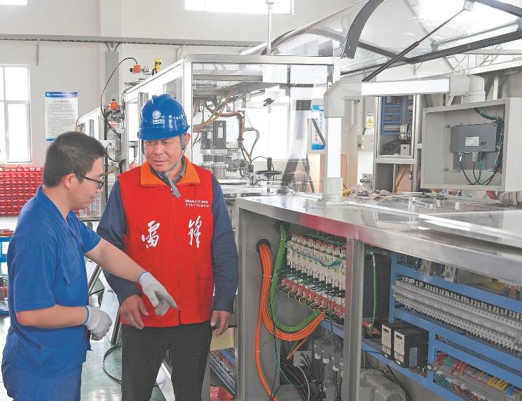 朱政委：當好客戶“電管家”，及時高效解難題