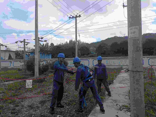 貴州石阡供電局強練核心技能業務 提升供電服務質量