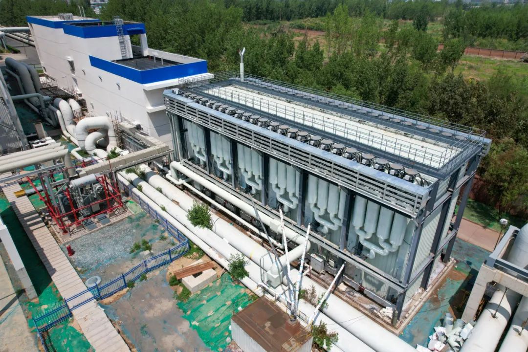 全國首個火電機(jī)組調(diào)峰調(diào)頻模塊化熔鹽儲能項目成功商運!